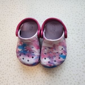 Baby Crocs Size 4, Toddlers Classic Dream Clog, Tie-dye crocs